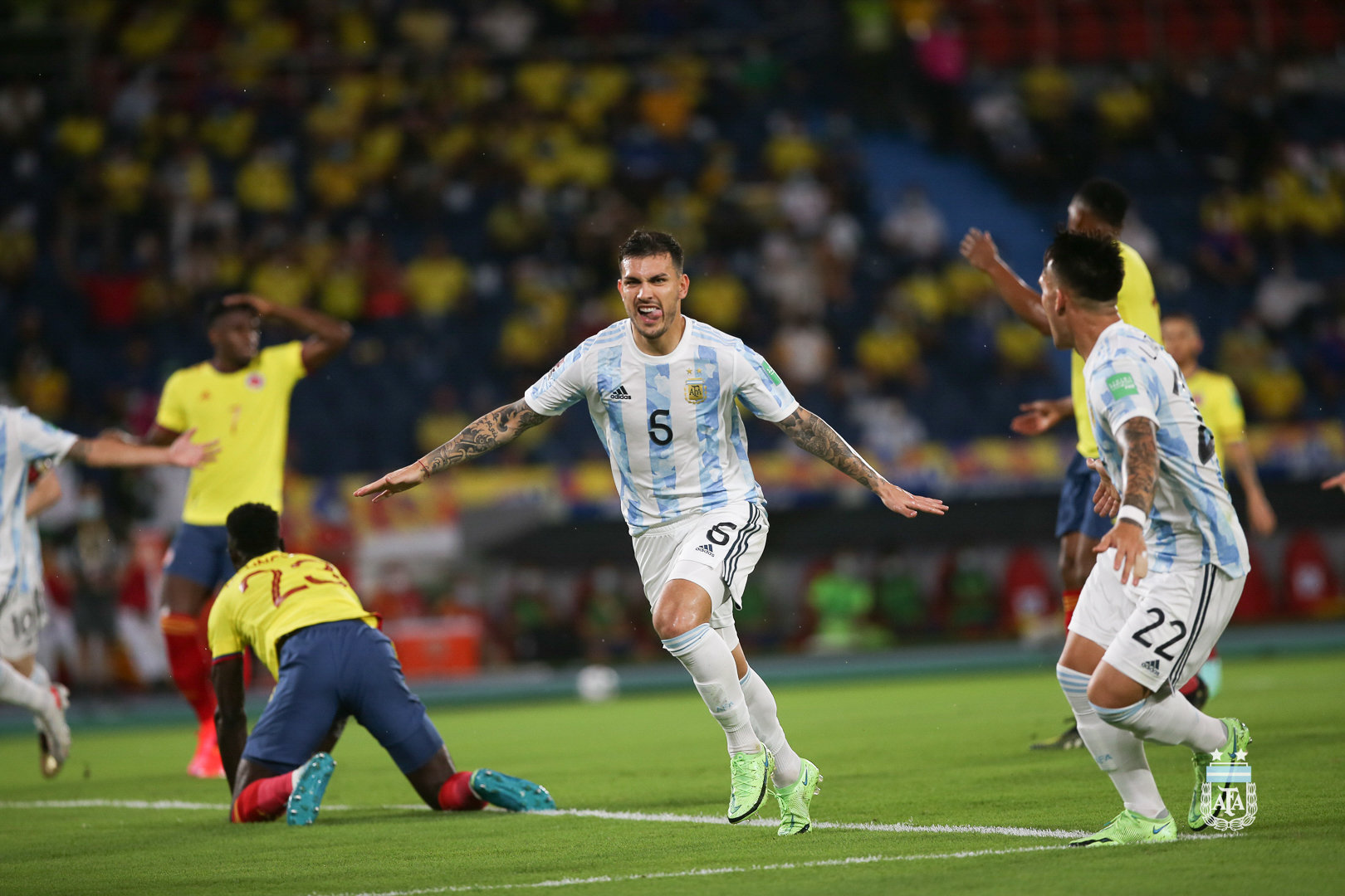 世预赛-阿根廷2-2哥伦比亚，2022阿根廷世预赛vs哥伦比亚